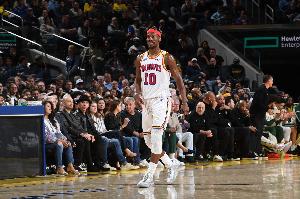 在线下注-高效全能！巴特勒半场6中5拿到15分4板4助1断