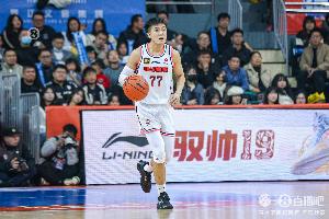 百家乐官网-麦穗丰：久疏战阵的黄荣奇虽5犯但非常卖力 他帮胡明轩&amp;徐杰减压